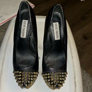 Steve Madden pumps leather 6.5 stud like new